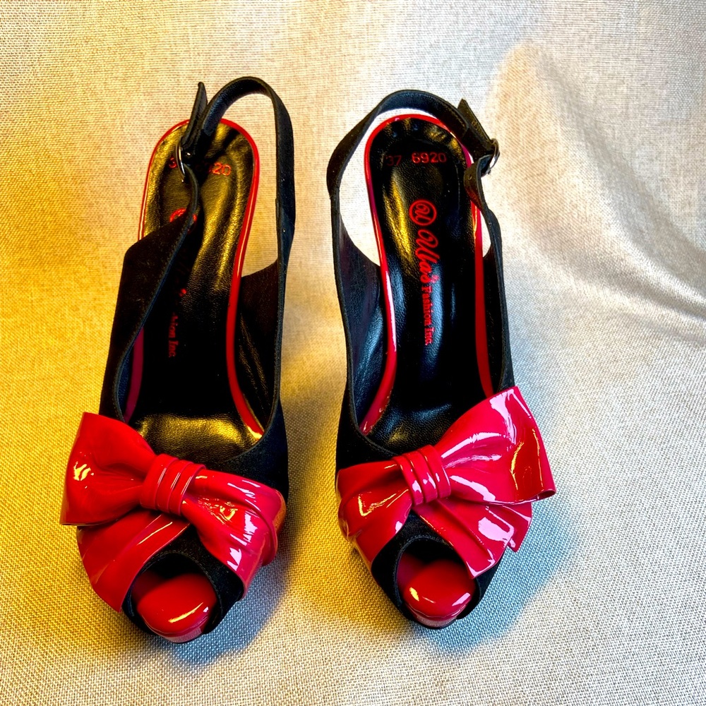 Ila’s Fashion Inc. Women’s Leather Pumps shoes Size 37 US-6,5 Made in Turkey.
